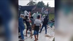 Warga Blawirejo Mengamuk, Balai Desa Dirusak, Kades Nyaris Dimassa