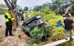 Innova Hantam Mobil Wakil Ketua DPRD Bengkalis, Sopir Diketahui Positif Narkoba