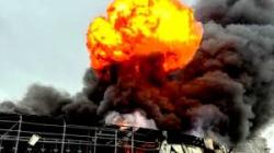 Pabrik Kimia Terbesar Israel Terbakar Hebat Setelah Dibombardir Iran