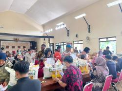 Bantuan Pangan Digelontorkan, Ribuan Keluarga di Banyumas Terima Beras dan Minyak