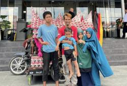 Semangat Pantang Menyerah, Jefri Caliak Tempuh Arus Balik Lebaran ke Bogor dengan Bentor