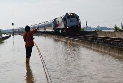 Genangan Air di Jalur Hilir Karangjati-Gubug Surut, Perjalanan KA Normal dengan Kecepatan Terbatas