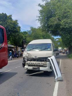 Lalai Saat Menyeberang, Remaja 16 Tahun Tewas Ditabrak Mobil Travel