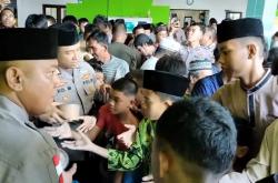 Gandeng Jurnalis, Jumat Berkah Satpolairud Polresta Barelang Bagikan 350 Nasi Kotak