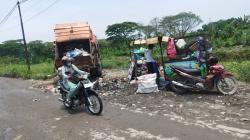 Timbunan Sampah di Kanal Titi Kuning Meluap, Camat Medan Johor Usulkan Penanganan Terpadu