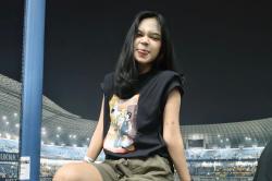 Persib vs Semen Padang: Pesan Menohok Bobotoh Cantik Mutiara Rifka untuk Maung Bandung