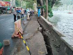 Plengsengan Bibir Telaga Ngebel Ponorogo Ambrol, Plt Bupati: Nanti Kita Perbaiki