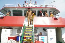 Bupati Jepara Witiarso Utomo Tinjau Layanan Kesehatan Kapal RS Apung Malahayati