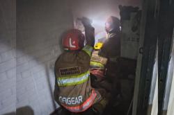 Kebakaran Toko Plastik dan Kue di Jalan Untung Suropati Kota Bojonegoro, Ini Penyebabnya