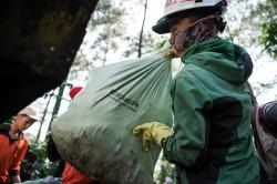 Aksi Bersih Sampah di Puncak Bogor, Relawan Angkut 6 Ton dari Kawasan Hulu