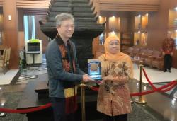 Dubes China Bertemu Khofifah, Akan Bangun Pabrik Melamin Terbesar di Dunia di Jatim