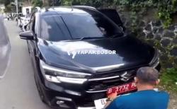 Viral! Mobil Dinas Pemprov DKI Nyamar Pakai Pelat Putih Terjaring Razia di Puncak
