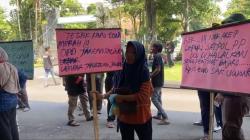 Demo Tuntut Penertiban PKL Berjualan di Zona Merah, Begini Respons Pemkab Jombang