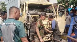 Terungkap Identitas Pengemudi Truk Boks yang Tewas Usai Tabrak Bus Parkir