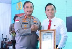 Kasat Reskrim Polresta Barelang Raih Penghargaan Kapolda Kepri usai Ungkap Kasus PMI Ilegal