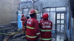 Diduga Korsleting Listrik, Satu Unit Rumah di Samarinda Ludes Dilalap Si Jago Merah