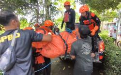 Mayat Pria Ditemukan Mengapung di Sungai Bondoyudo Lumajang, Diduga Remaja yang Hilang 3 Hari