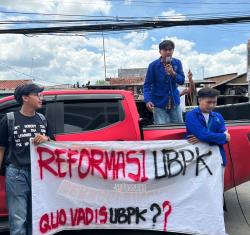 Pelantikan Rektor UBP Karawang Diwarnai Demo Mahasiswa, Tuntut Evaluasi Kampus