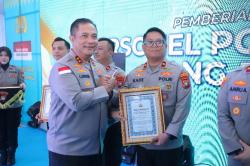 Kompol I Kade Dwi Suryawandika Raih Penghargaan usai Ungkap Penyelundupan PMI Ilegal