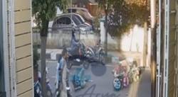 Hendak Antri LPG Langka, Lansia di Tuban Tertabrak Motor Saat Menyeberang Jalan yang Padat Kendaraan