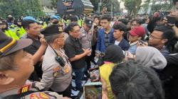 Massa Demo Tolak Ditemui Komisi B DPRD Jateng, Pilih Bubar dan Siap Turun Lagi