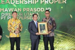 PLN Borong 11 Proper Emas 2025, Darmawan Prasodjo Raih Green Leadership