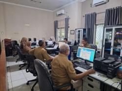 Hemat BBM dan Energi, Disdikbud Karawang Terapkan Kerja Kombinasi WFH-WFO