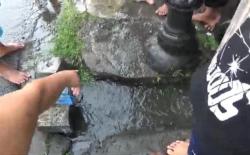 Detik Detik Bocah 5 Tahun Tercebur Selokan di Ponorogo, Sempat Hilang Terseret Arus