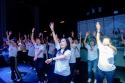 Joget Menyenangkan Ala Line Dance Ternyata Bikin Jantung Sehat dan Awet Muda