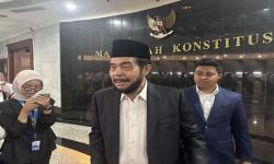 Anwar Usman Pingsan di Pelukan Hakim Saldi Isra saat Prosesi Wisuda Purnabakti Mahkamah Agung