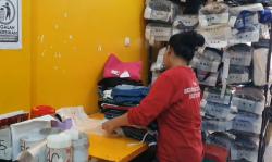 Harga Plastik Naik Tajam, Pelaku Usaha Laundry Pilih Tahan Harga Layanan