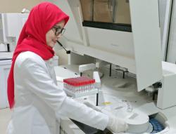 Kisah Zuhria Novianty, Dokter Spesialis Patologi yang Kreatif Merajut hingga Membuat Paper Bag