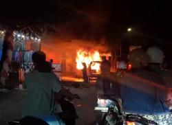 Minibus Terbakar di Gowa Saat Ganti Ban, Diduga Dipicu Ledakan Korek Gas