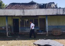 Gercep! Warga Gotong Royong Padamkan Kebakaran Rumah di Godong, Ternyata Ini Penyebabnya