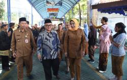 Sebanyak 45 Sekolah di Sidoarjo Direvitalisasi, Ribuan Smartboard Didistribusikan