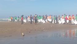 Aksi Bersih Massal Pasca-Lebaran, Pantai Bagedur Lebak Kembali Bersih dan Nyaman