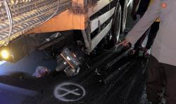 Kecelakaan Maut Tabrak Truk Parkir di Kedung Wonokerto Prambon Sidoarjo, Pengendara Motor Tewas