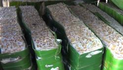 Kedelai Mahal, Perajin Tempe Pilih Kecilkan Ukuran dan Kurangi Produksi