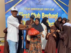 Aksi Sosial First Club Batam Bagikan 1.000 Paket Sembako ke Warga