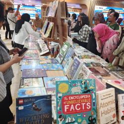Bazar Buku 24 Jam di Tangerang, Perkuat Interaksi Sosial Berbasis Literasi