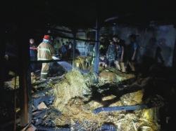 Gegara Hubungan Arus Pendek Listrik, Rumah Pria 83 Tahun di Toroh Nyaris Ludes Terbakar