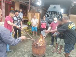 Polres Jayapura Musnahkan Barang Bukti Ganja