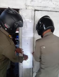 Bangunan Liar Tutup Saluran Air di Pucang, Satpol PP Sidoarjo Beri Ultimatum