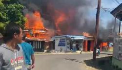 Kebakaran Hebat Hanguskan 4 Rumah di Jeneponto