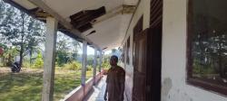 Atap Kelas Nyaris Ambruk, Siswa SDN Pusakasari Belajar dalam Bayang-Bayang Bahaya