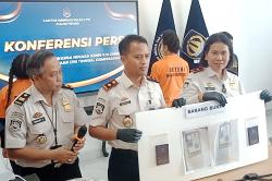 2 Warga Kolombia Pakai Visa Liburan Malah Ngamen di Jalan, Imigrasi Bakal Deportasi