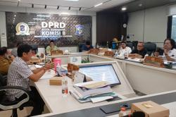 PKL Karang Menjangan Keluhkan Pembatasan Jam Operasional dan Rencana Relokasi