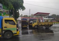 Solar Subsidi Langka di Cianjur, Antrean Truk Mengular di SPBU Panyaweuyan