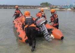 Nelayan Wanasalam Hilang saat Mengejar Kapal yang Hanyut di Perairan Bagedur
