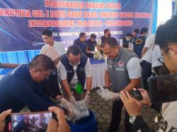 Sabu 16,9 Kg dari Jaringan Malaysia - Palembang Hasil Tangkapan BNNP Sumsel Langsung Dimusnahkan